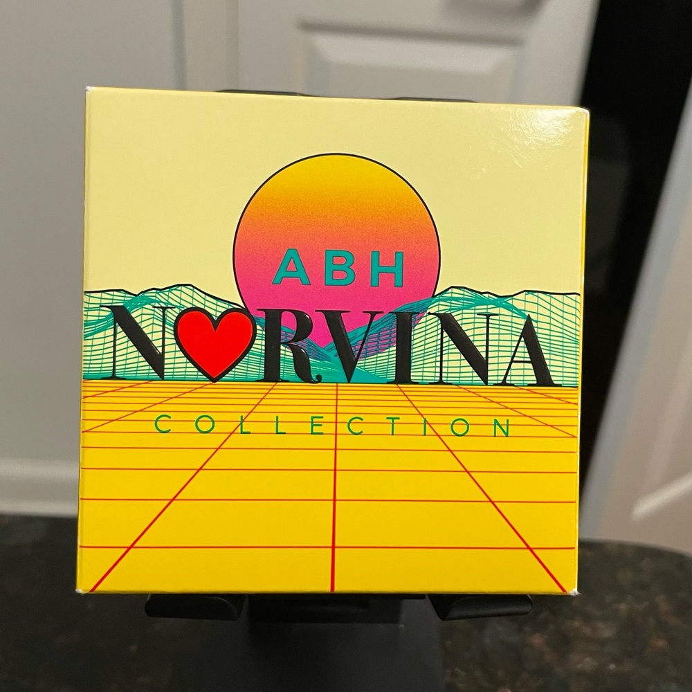NIB ABH Norvina Mini Pro Pigment Palette